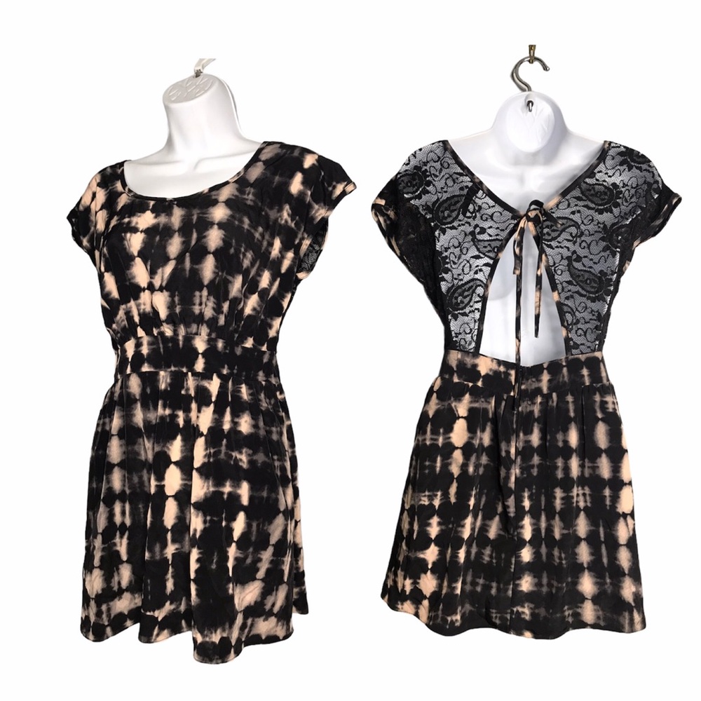 Yett | Watercolor Blurred Backless Lace Tie Dress •